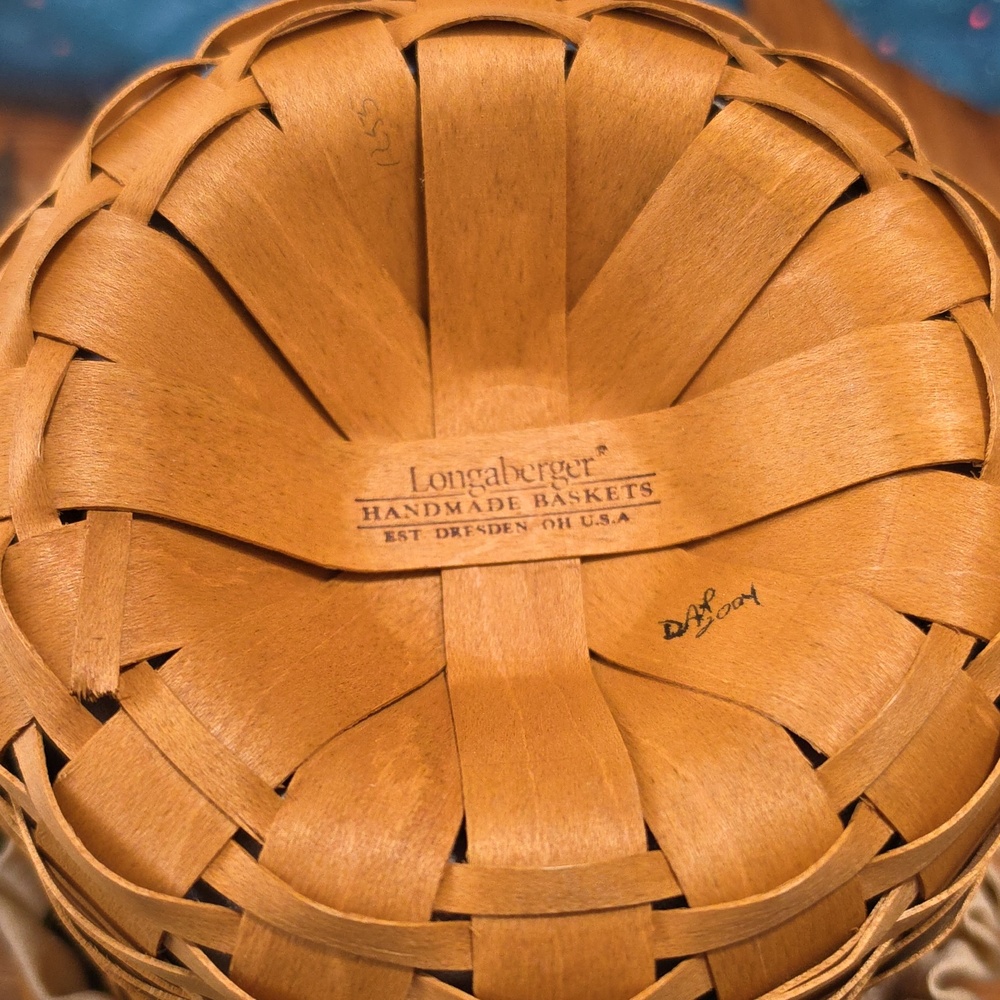 Longaberger Small Fruit Basket Wit Floral Fruit-Print Basket Liner in Cream